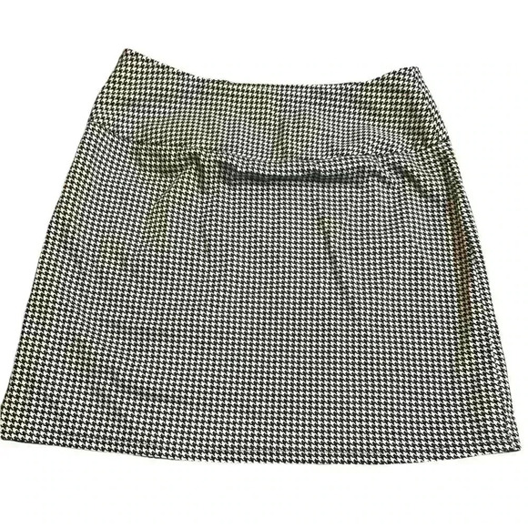 New York & Company Classic Mini Skirt Houndstooth Pattern Black and White Size 4 - Picture 3 of 4